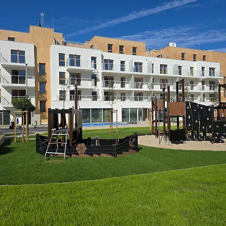 דירה Bursztynowy - Jacuzzi, Sauny, Sala Zabaw, Garaz, 400m Do Plazy Plaskie Zejscie Jastrzębia Góra