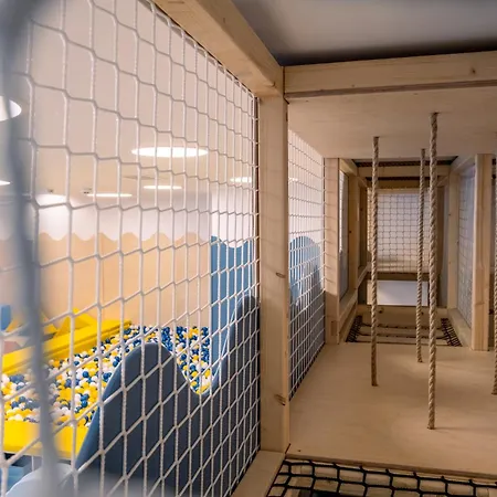 דירה Bursztynowy - Jacuzzi, Sauny, Sala Zabaw, Garaz, 400m Do Plazy Plaskie Zejscie